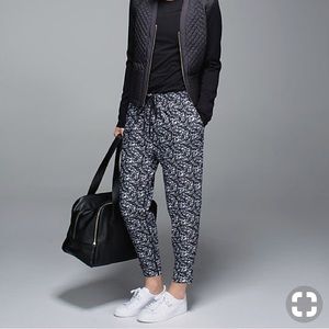 Lululemon jet crop pants